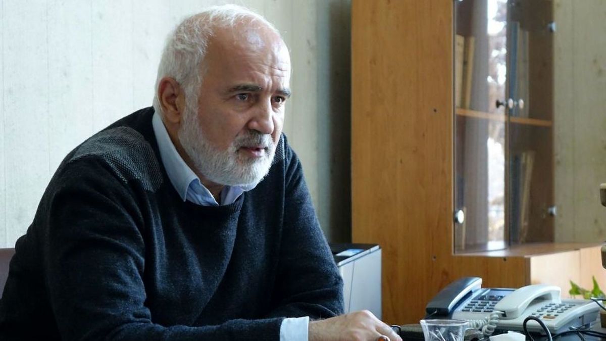 توکلی: اسامی آنهایی که ارز دریافت کردهاند باید روی صفحه مانیتور بانک مرکزی درج شود/ بانک مرکزی ۶۲ تن طلا را حراج کرد