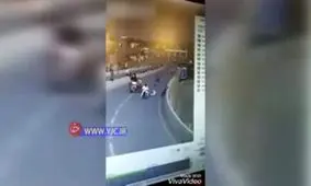 سقوط مرگبار یک موتورسوار از روی پل!