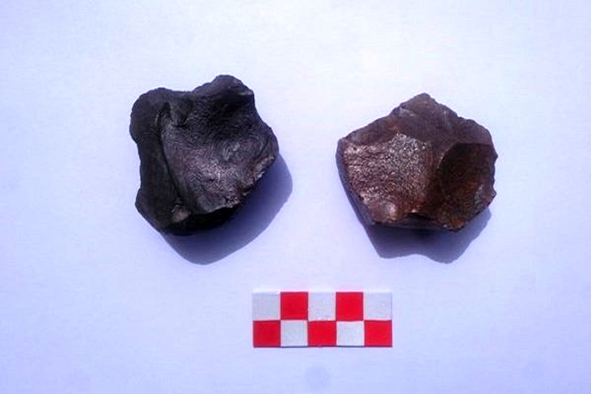 کشف چند قطعه تراشه و سنگ مادر مربوط به دوره پارینه سنگی در «تیس»