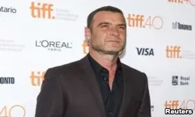 درگیری بازیگر مشهور با یک عکاس +عکس