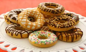 طرز پخت دونات دو طبقه با مغز شکلات + ویدئو