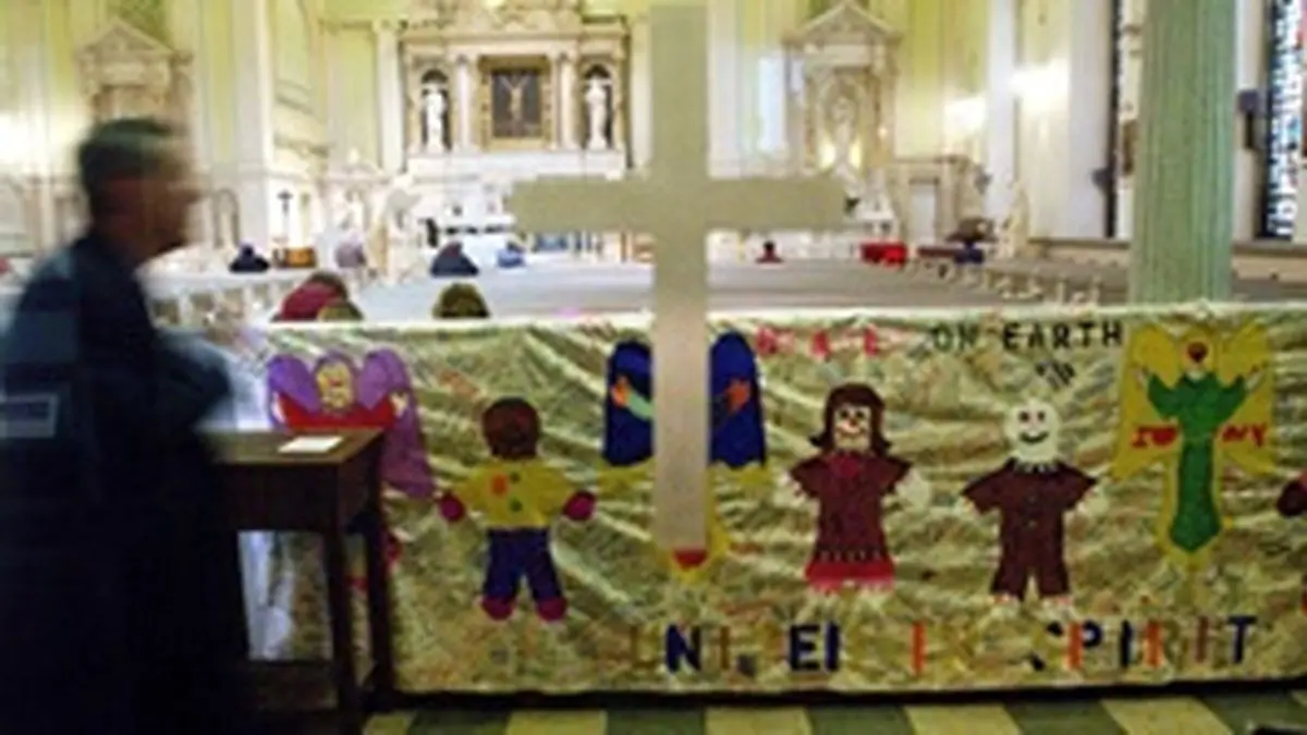 ماجرلی تجاوز ۳۰۰ کشیش به هزار کودک چه بود؟