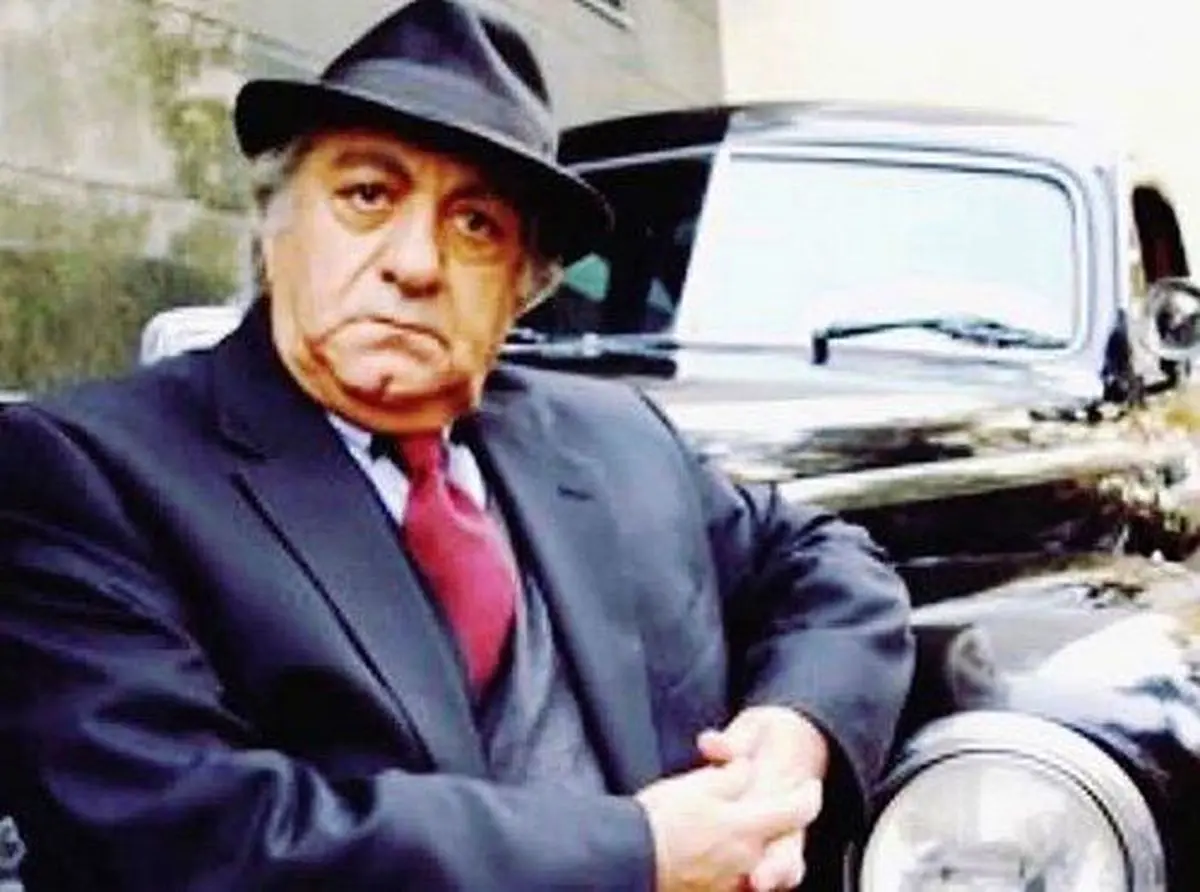 خاطره ای ناب و عجیب از عزت الله انتظامی، بستنی فروشی عشقی و فیلمی که آقای بازیگر دوست داشت