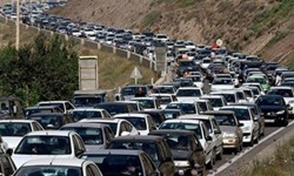ترافیک سنگین و نیمهسنگین در محورهای هراز و کندوان/ هر دو محور جمعه یکطرفه است