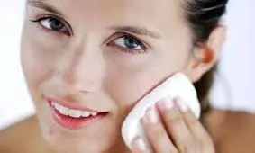 5 شیر پاک کن طبیعی و عالی برای پوست