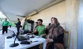 تصویر/حضور مجری زن در ورزشگاه آزادی