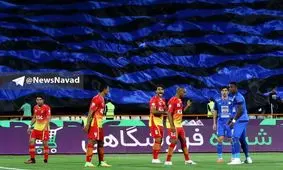 دور افتخار بازیکن استقلال در آزادی