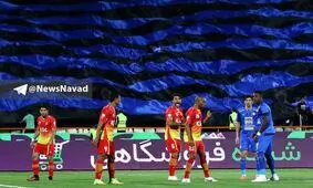 دور افتخار بازیکن استقلال در آزادی