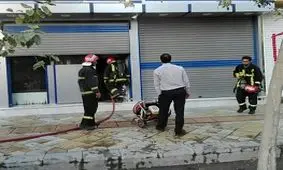 مهار آتش سوزی داروخانه ای در کاشان