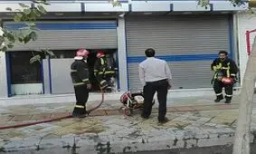 مهار آتش سوزی داروخانه ای در کاشان