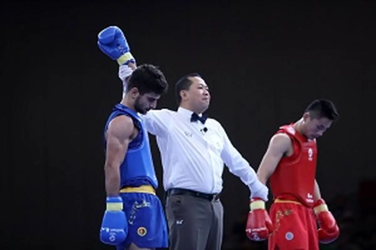 فرود ظفری مدالش را به رهبری تقدیم کرد