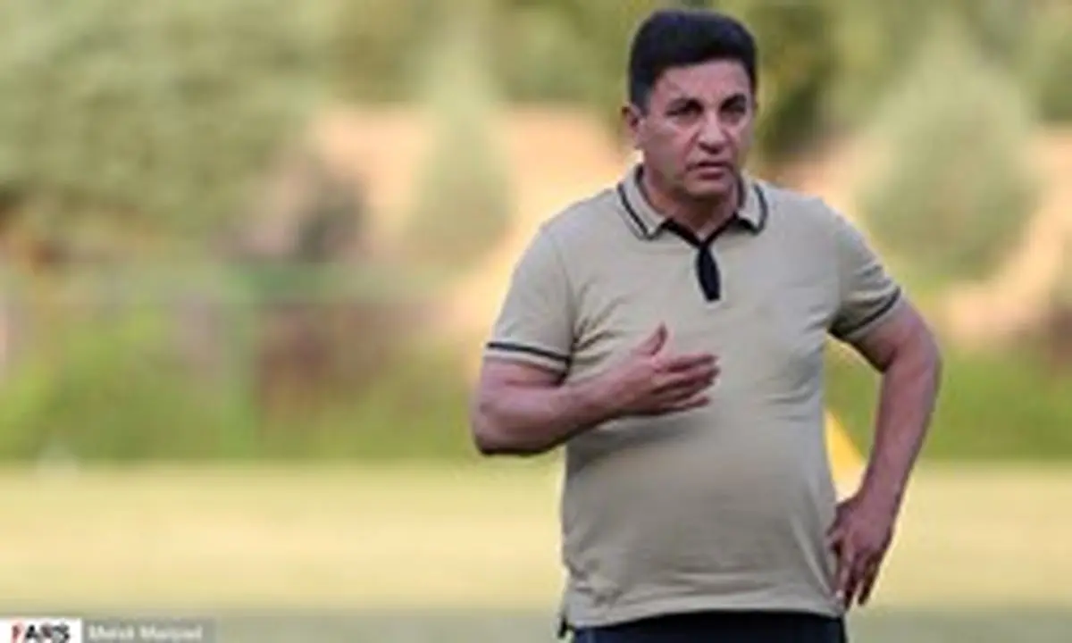 قلعه‌نویی: شان حاج‌صفی با بازی در سپاهان ماندگار می‌شود/ تیم‌های شهرستانی مظلوم هستند