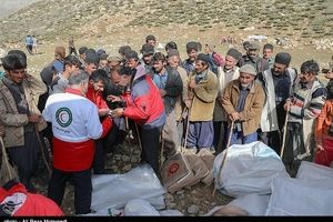 ۵ اکیپ هلال احمر به غار یخی چما در شهرستان کوهرنگ اعزام شدند