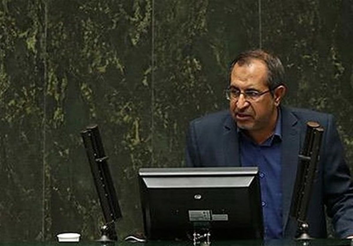 عدهای کالاها را در انبارها احتکار کرده و به بازار عرضه نمیکنند