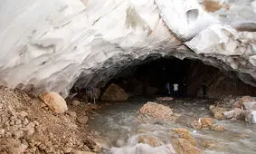 آخرین خبر از ریزش غار یخی «چما» کوهرنگ بر سر 12 زن و مرد / پسر 15 ساله مشهدی کشته شد