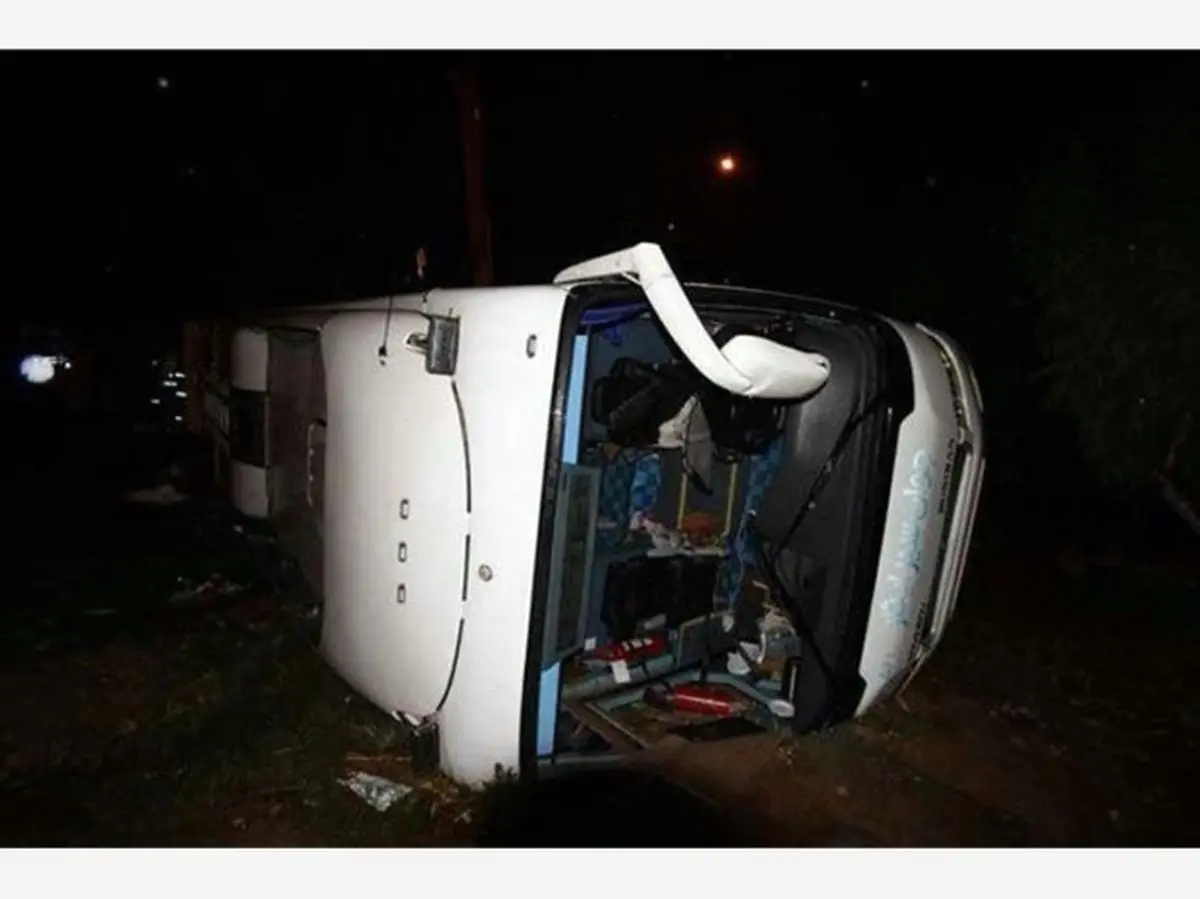 واژگونی اتوبوس در قم یک کشته و 46 مصدوم برجا گذاشت