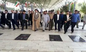 گلزار شهدای بروجرد غبار روبی و عطر افشانی شد