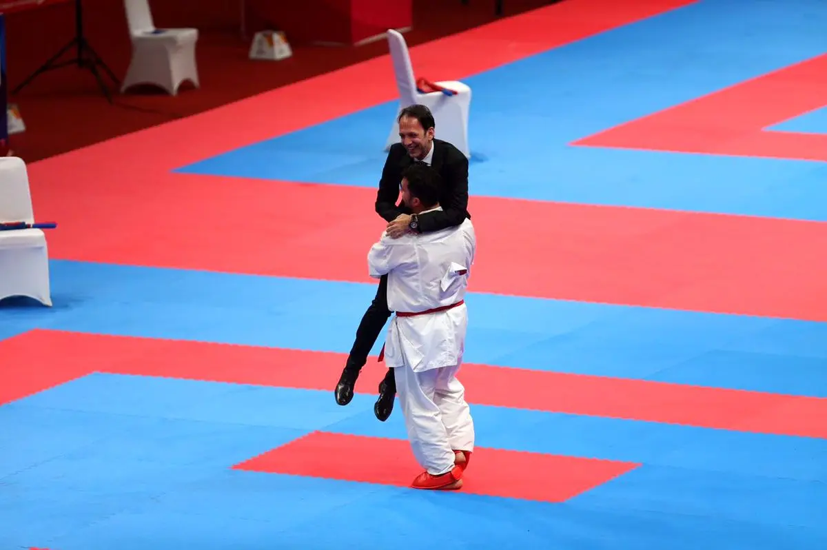 مدال طلای آسیا بر گردن گنج زاده