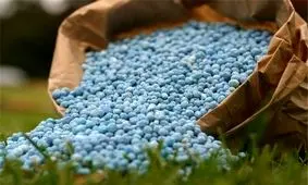 کشف ۳۳ تن کودشیمیایی احتکار شده در فامنین