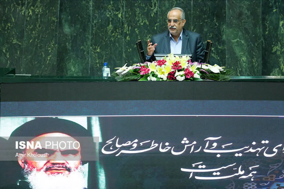 یوسف‌نژاد: روحانی در جلسه استیضاح وزیر اقتصاد حضور نمی‌یابد