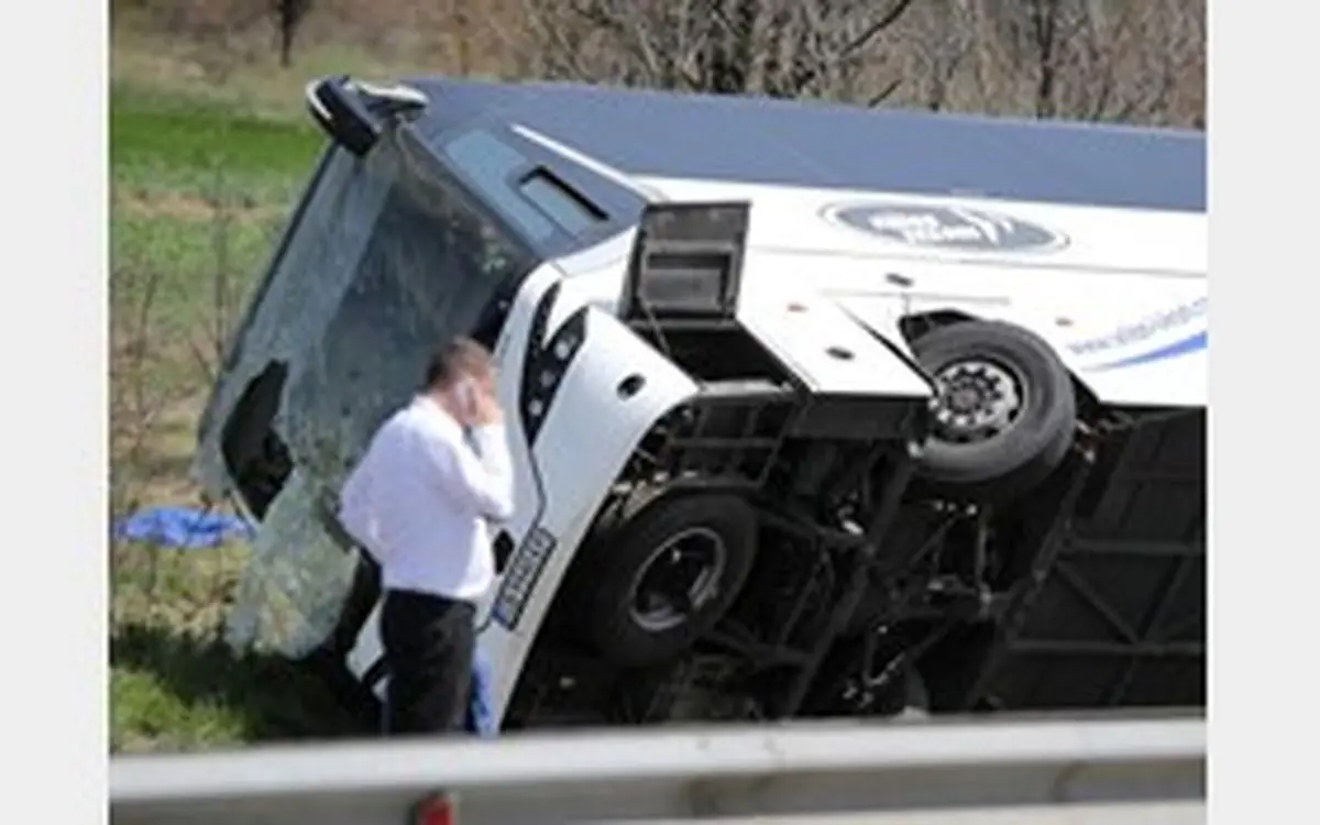 واژگونی اتوبوس 15کشته برجای گذاشت