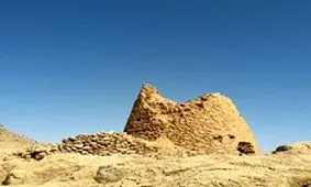 گشتی در برج آتش سَر سوراخ شهر نراق