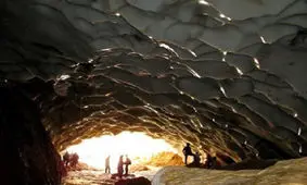 ممنوعیت ورود گردشگران به غار یخی چما