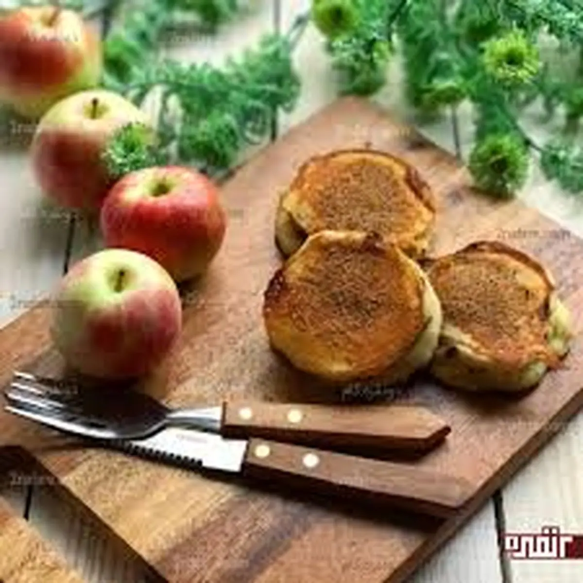 طرز تهیه پنکیک سیب و دارچین