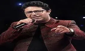 خواننده مشهور پاپ: بعضاً در عرصه موسیقی پوشش‌های خنده دار می‌بینم