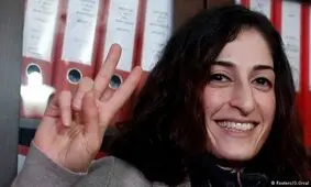 خبرنگار ترک‌تبار آلمانی وارد اشتوتگارت شد