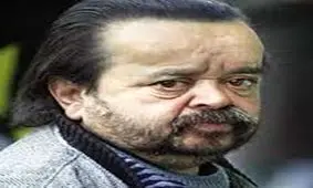 بازیگر پیشکسوت سینما و همسرش کنار دریا /عکس