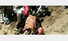 ریزش چاه جان 2 مقنی را گرفت