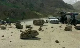 تمام راه‌های روستایی استان باز است/ وقوع 6 ریزش کوه بر اثر زلزله