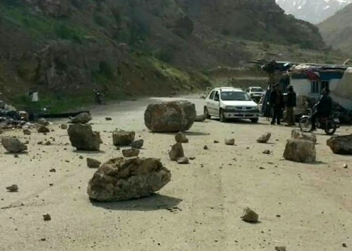 تمام راه‌های روستایی استان باز است/ وقوع 6 ریزش کوه بر اثر زلزله