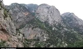 "صخره های سی‌پرد" از شگفت انگیزترین جاذبه‌های طبیعی گیلان