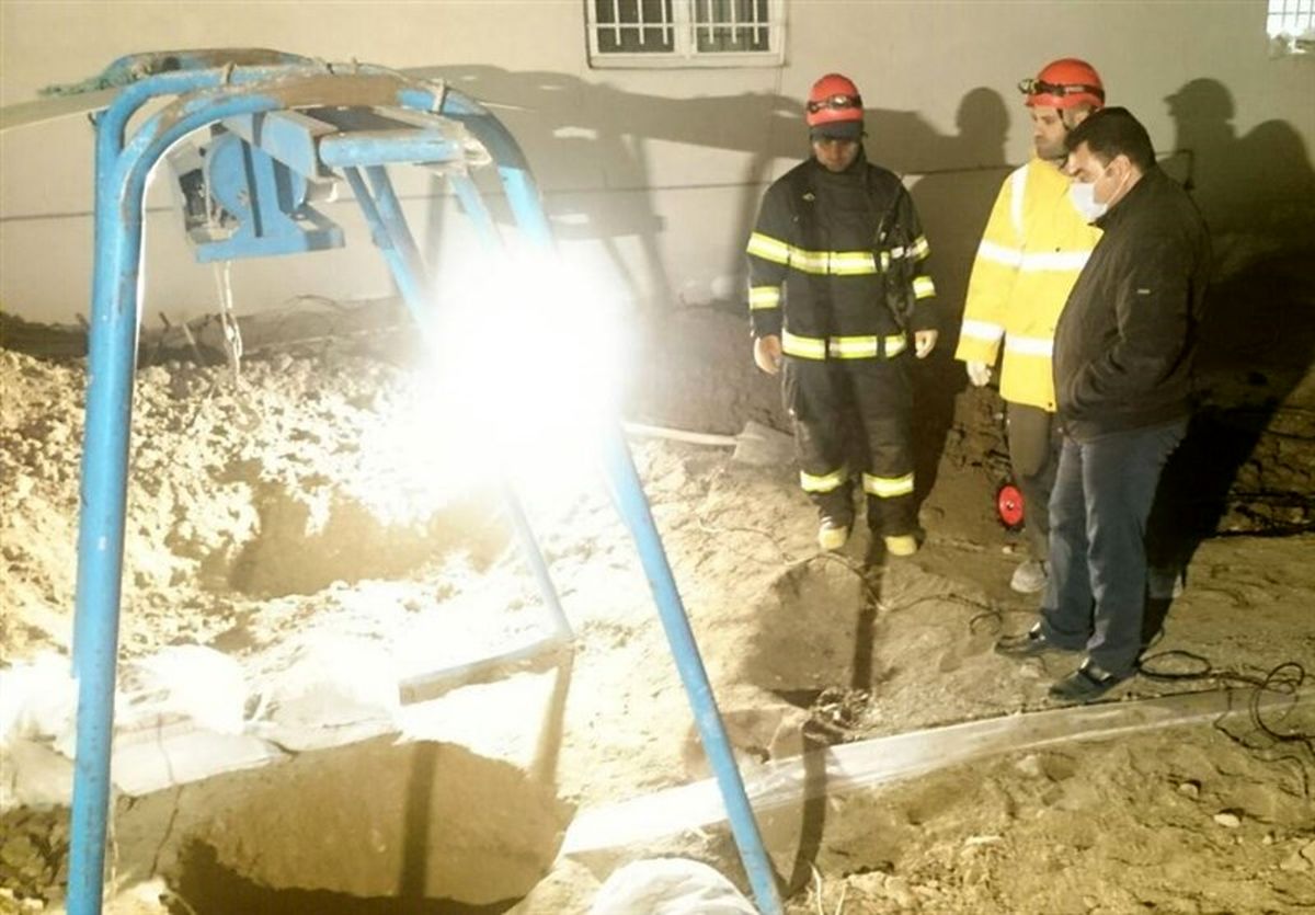 ۳ کارگر افغانستانی در عمق ۶۰ متری زمین جان‌باختند/ مصدومیت آتش‌نشان قزوینی