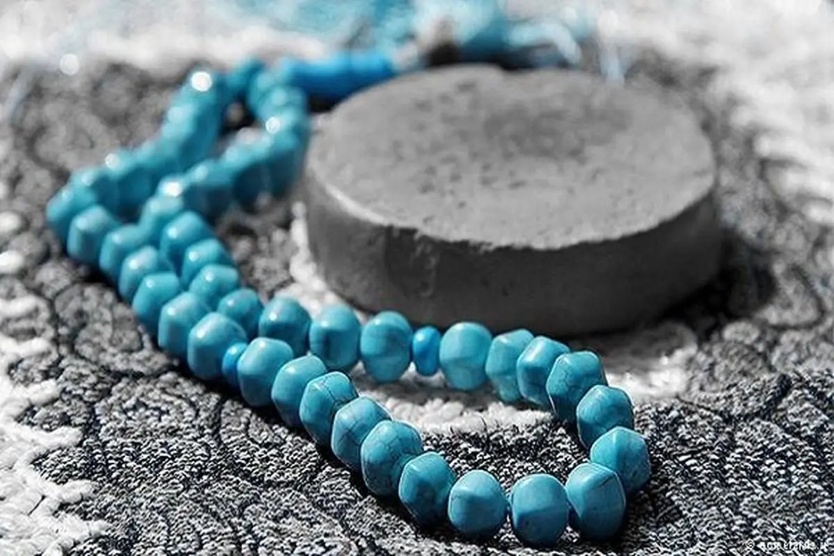 نماز جماعت باید در ادارات بیش از ۸ کارمند اقامه شود