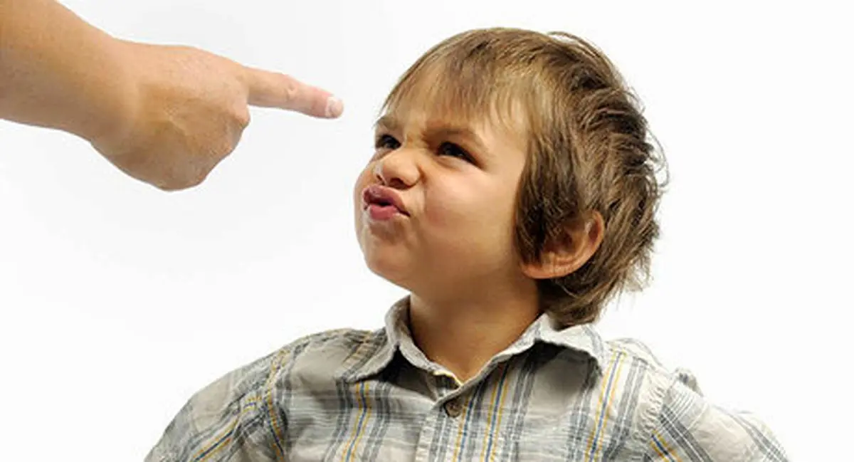 عواقب داد زدن سر بچه‌ها