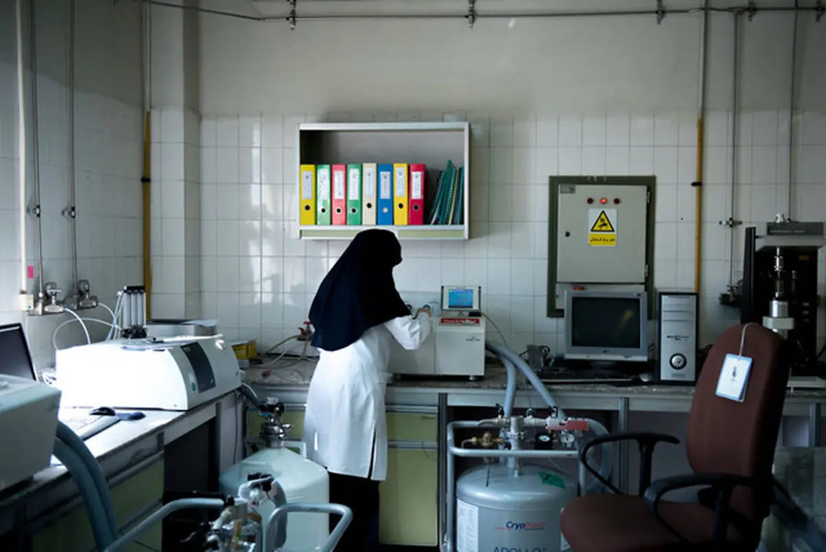 دستیابی محققان کشور به دانش فنی تولید آزمایشگاهی پلیمرهای 3‌ و 4‌تایی