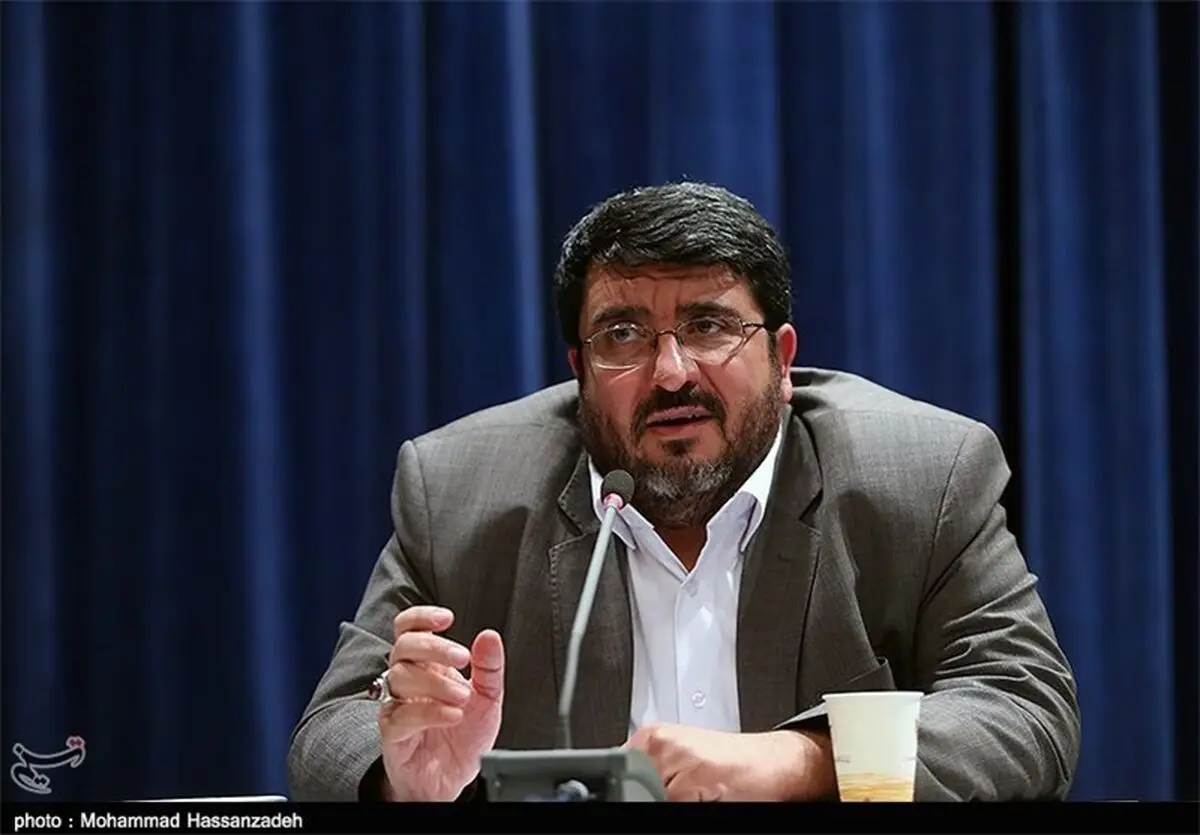 فوآد ایزدی: در بحث برجام نباید به شکایت از دادگاه لاهه دلخوش بود/ روحانی در دیدار سفیر انگلیس چه گفت؟