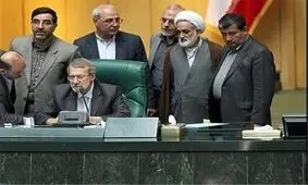 اعتراض نمایندگان به عدم ارجاع سؤال از رئیس‌جمهور به قوه قضائیه /لاریجانی: فی‌البداهه نظرم را گفتم