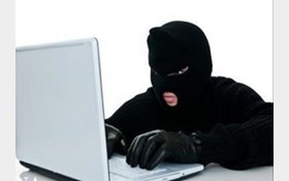 نباید به دوستیهای اینترنتی اعتماد کرد/ اطلاعات بانکی خود را در اختیار دیگران قرار ندهید