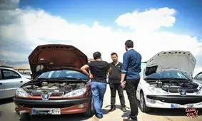 نقدینگی سرگردان به بازار خودرو هجوم برده است/مردم فعلا خودرو نخرند