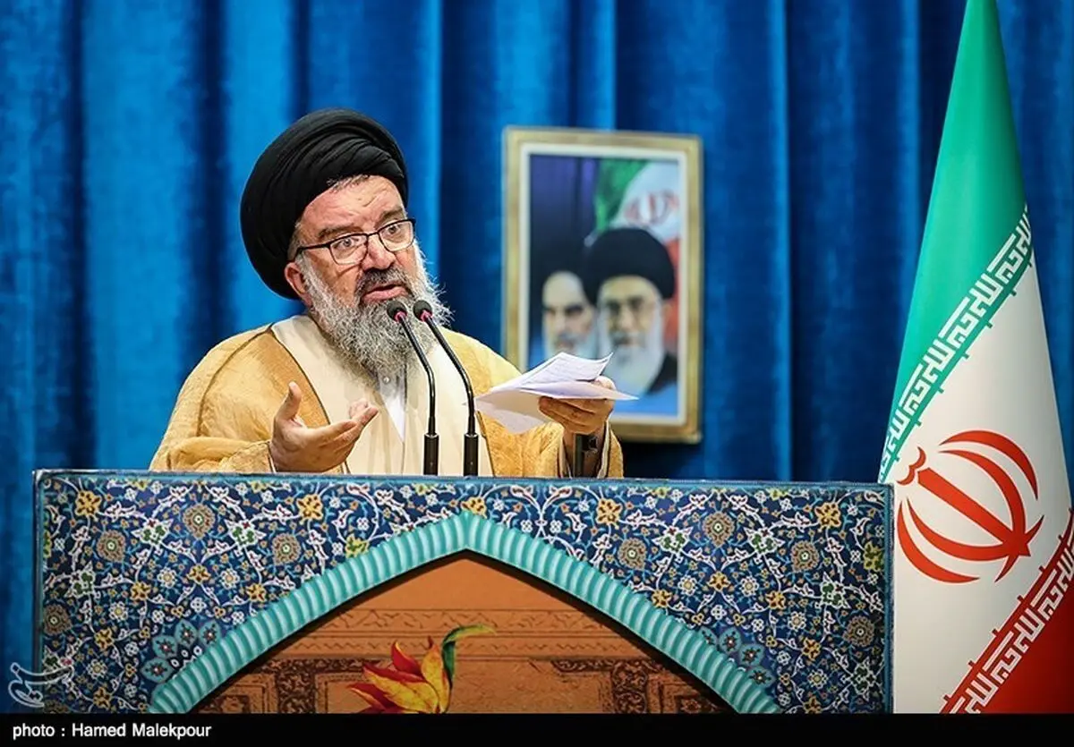 آیت‌الله خاتمی در خطبه‌‌های نماز جمعه تهران: جلسه سؤال از رئیس‌جمهور نشان داد که مشکل واقعی مردم معیشت است