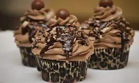 پخت کیک شکلاتی ساده