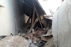 تخریب ساختمان قدیمی در خیابان قصر الدشت