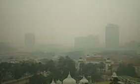 گرد و غبار برخاسته از ترکمنستان باکو را فرا گرفت