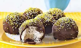 طرز تهیه بستنی با روکش شکلات