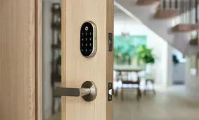 قفل هوشمند  Nest x Yale به دستیار صوتی گوگل مجهز شد