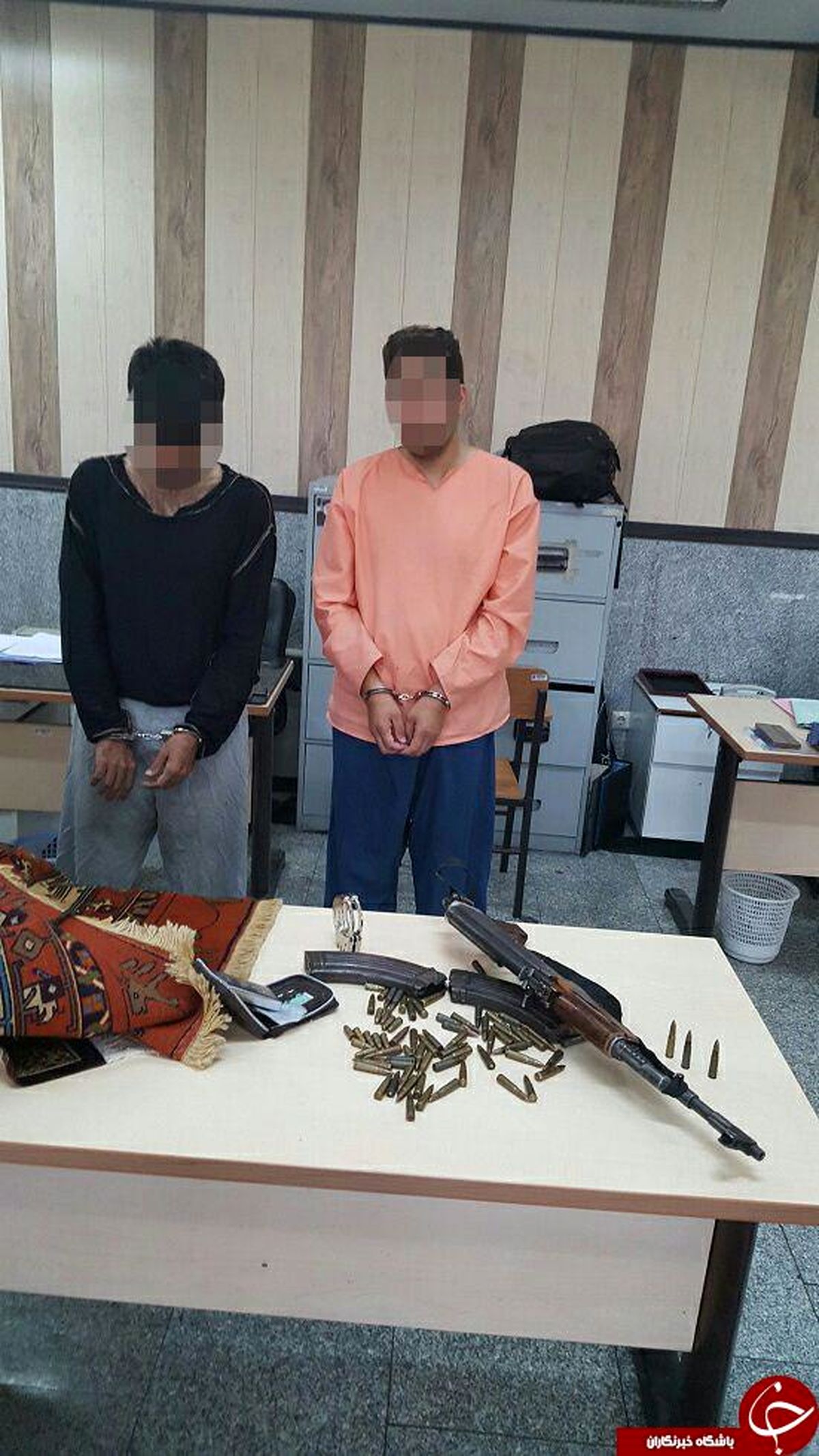 سرقت قالیچههای ابریشمی با کلاشینکف